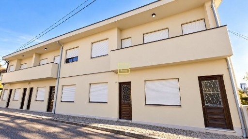 Arrendamento de moradia geminada na Santegãos - Estrada Nova - Campainha