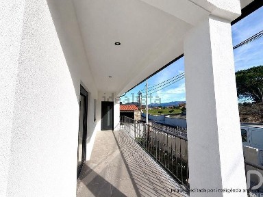 Moradia independente à venda em Vila Franca