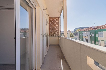 Arrendamento de apartamento T2 na Rua Padre Abel Varzim C 1