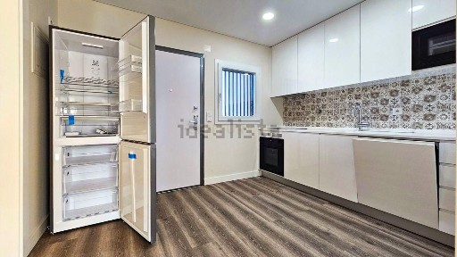 Arrendamento de apartamento T1 na Rua Alfredo Cunha, 64