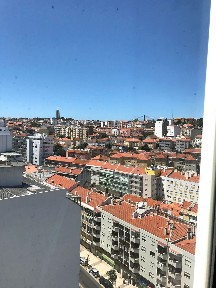 Arrendamento de penthouse na Avenida 25 de abril