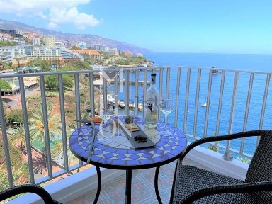 Apartamento T1 à venda na Ajuda - Amparo - Piornais