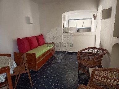 Arrendamento de apartamento T1 na Rua Almeida Garrett