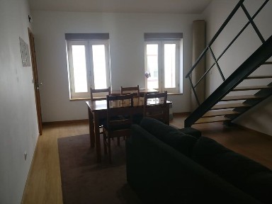 Arrendamento de duplex na Rua da Matemática