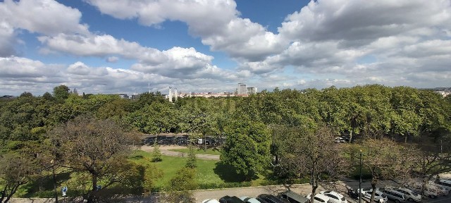 Arrendamento de apartamento T1 na Rua Castilho, 209
