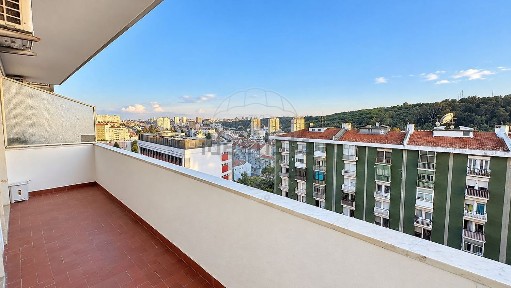 Arrendamento de apartamento T3 na Rua Sousa Loureiro