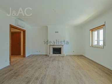 Arrendamento de apartamento T3 na Rua Banco