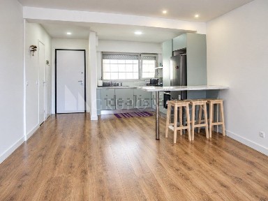 Arrendamento de apartamento T2 na Rua Doutor Alfredo da Costa, 30