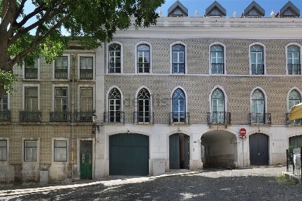 Moradia geminada à venda no Largo do Contador Mor, 21