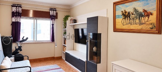 Arrendamento de apartamento T1 na Avenida José Elias Garcia