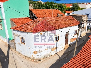Moradia independente à venda no Turcifal