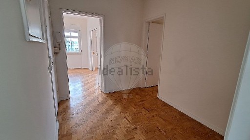 Arrendamento de apartamento T3 na Praça Do Junqueiro