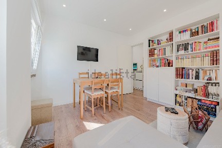 Arrendamento de apartamento T2 na Rua Santo António de Lisboa