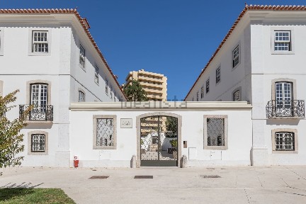 Arrendamento de apartamento T3 na Estrada das Laranjeiras