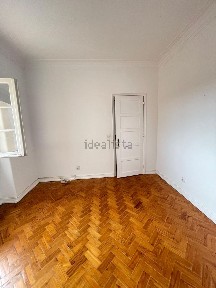 Arrendamento de apartamento T2 na Avenida de Roma