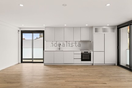 Arrendamento de apartamento T2 na Rua Vale de Santa Rita