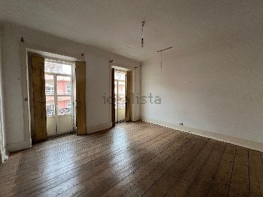 Duplex à venda na Rua dos Lusíadas