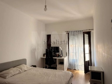 Arrendamento de apartamento T1 na Rua Bento de Jesus Caraça