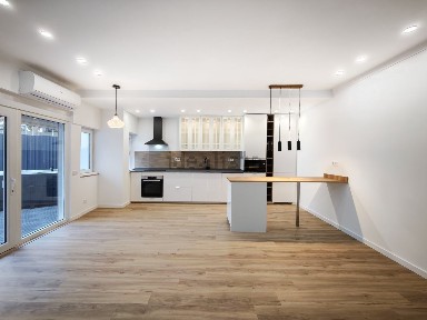 Arrendamento de apartamento T2 na Avenida Comunidades Europeias, 445