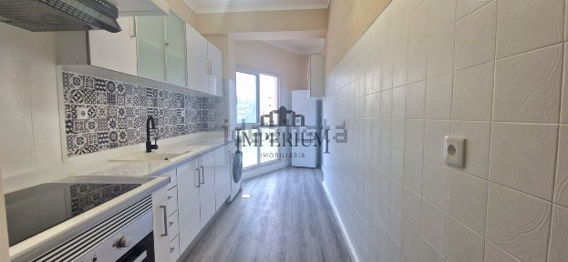 Arrendamento de apartamento T3 na Praceta João Villaret, 1