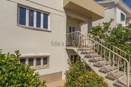 Moradia geminada à venda na Avenida Dom Afonso Henriques, 59