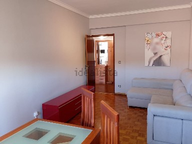 Arrendamento de apartamento T3 na Rua Oliveira Martins