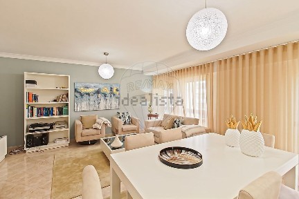 Arrendamento de apartamento T3 na Rua António Albino Machado