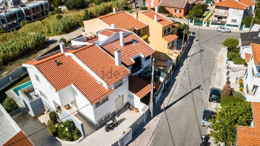 Moradia geminada à venda na Rua da Macela, 21