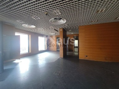 Arrendamento de espaço comercial na Avenida General Humberto Delgado
