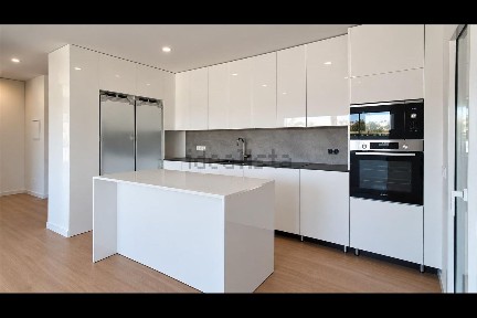 Apartamento T3 à venda na Rua Luis Carlos Rodrigues da Silva