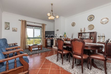 Apartamento T3 à venda na Rua da Escola, 2