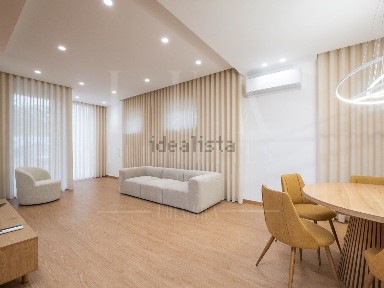 Apartamento T2 à venda na Rua Vale de São Miguel