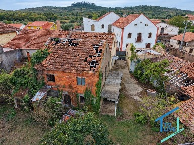 Casa de aldeia à venda em Chãos