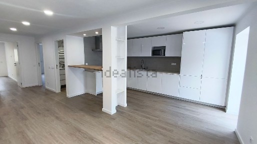 Apartamento T2 à venda na Rua João Afonso, 37
