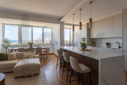 Apartamento T2 à venda na Avenida Maristas s/n