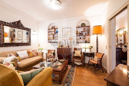 Apartamento T4 à venda na Rua de São Bento