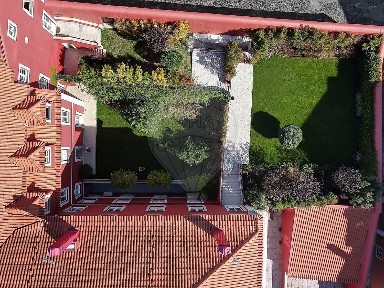 Apartamento T3 à venda na Rua do Olival