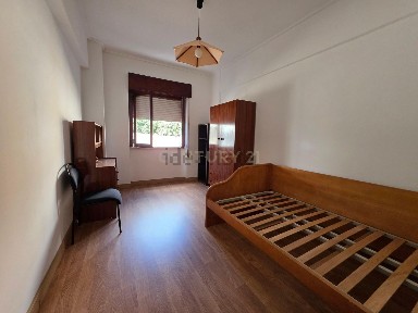 Apartamento T2 à venda na Rua Sacadura Cabral, 111