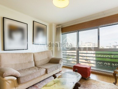 Apartamento T3 à venda na Rua Fernando Farinha