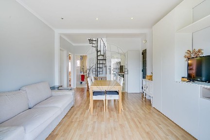 Apartamento T2 à venda na Rua Garcia de Orta