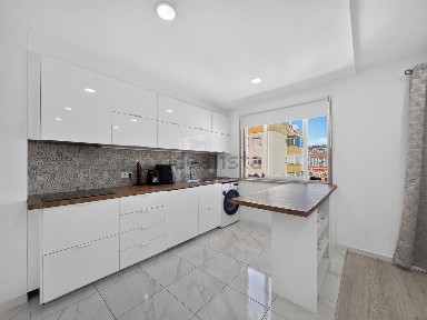 Apartamento T3 à venda na Rua Alice Cruz, 4