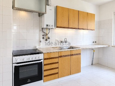 Apartamento T2 à venda na Rua Caravelas