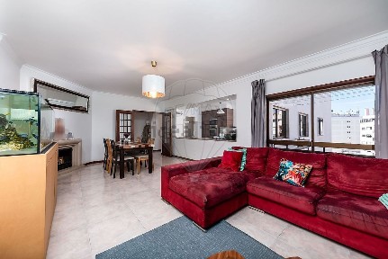Apartamento T4 à venda na Rua da Milharada