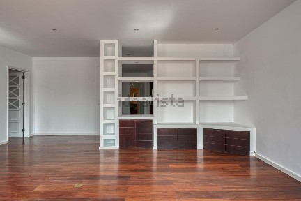 Apartamento T3 à venda na Rua Infante Dom Pedro
