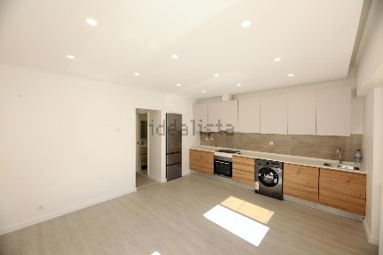 Apartamento T2 à venda na Rua General João de Almeida