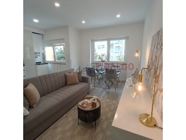 Apartamento T3 à venda na Arneiros