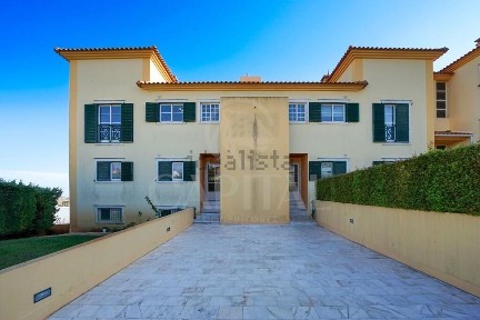 Apartamento T2 à venda na Rua Santana