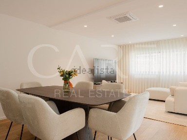 Apartamento T3 à venda na Rua Dom Francisco Manuel de Melo
