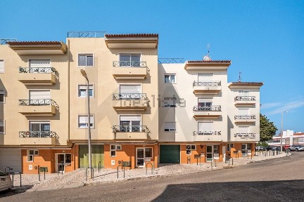 Apartamento T4 à venda na Rua Teófilo Braga, 111