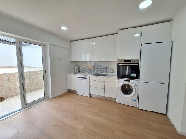 Apartamento T2 à venda em Falagueira-Venda Nova